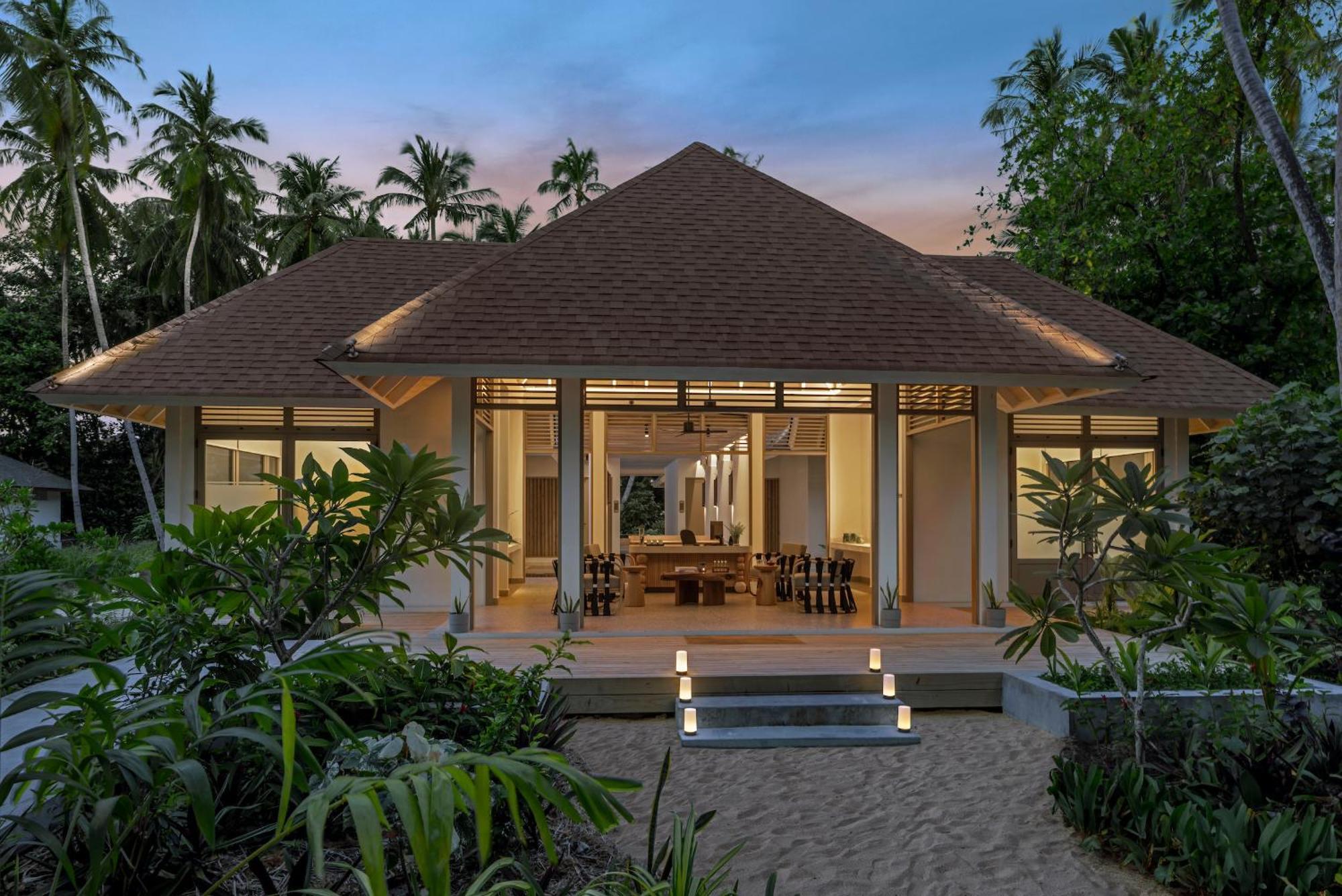 Avani Plus Fares Maldives Resort - 50 Percent Off On Seaplane Transfer For Minimum Stay Of 3 Nights And More For Stays Until 31 October 2025 Kendhoo Экстерьер фото